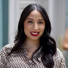 Shari Mclean's Instagram, Twitter & Facebook