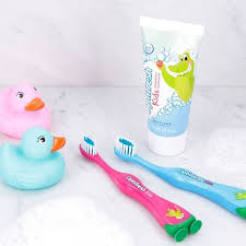 Oriflame Turkiye On Instagram 23 Nisan Da Cocuklari Mutlu Edecek Hediyeler Oriflame Den Bugune Coskuyla Hazirlanan Cocuk Di 2020 Kosmetik Alami Pasta Gigi Produk