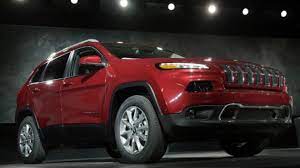 انتقادات لإرسال تحديث لنظام سيارات جيب شيروكي عبر البريد jeep cherokee jeep cherokee 2014 jeep brand