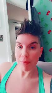 marisa sandlin (@middle_agedstonr)