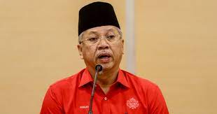 Pada 20 mei 2012, annuar musa menandatangani kain pemidang kempen menuntut royalti minyak untuk kelantan. Annuar Musa Anwar Manipulated By Others To Bait For Snap Election Malaysia Malay Mail
