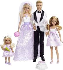 Barbie Hochzeit Set Mit 4 Puppen Barbie Ken Stacie Chelsea Von Mattel Barbie Puppen Geschenkideen Geschenk Ma Barbie Hochzeit Barbies Puppen Barbie Kleider