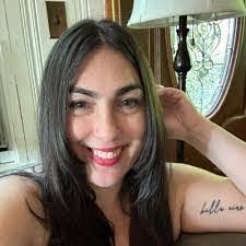 Vicky Tison's Instagram, Twitter & Facebook