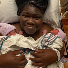 The sight of Mother Turtle and her baby is truly heartwarming.❤️❤️The sight  of Mother Turtle and her baby is truly heartwarming.❤️❤️