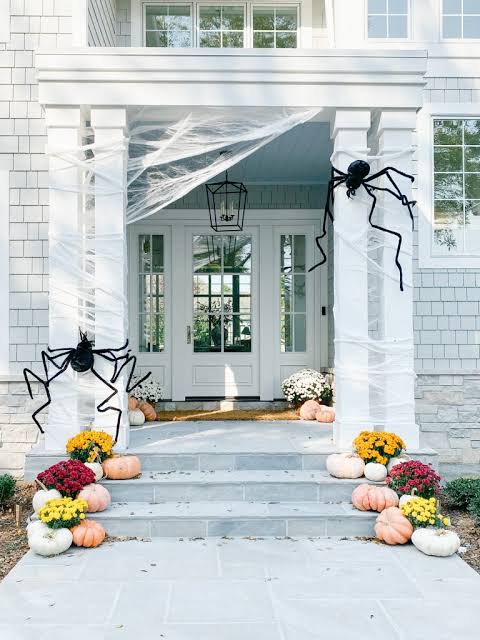 Our Halloween Front Porch Decor - KATE KNOWLES HOME