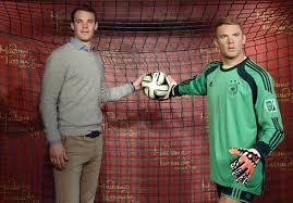 Manuel peter neuer (german pronunciation: Turtelnd Im Trattoria Paparazzi Manuel Neuer War Wachs In Ninas Handen News De