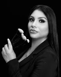 Haley Swift's Instagram, Twitter & Facebook