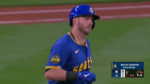 Seattle Mariners celebrate their 6-1 victory