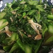 Kailan ikan masin is a favorite vegetable dish using salted fish. Suria Amanda Resepi Kailan Goreng Ikan Masin Ala Thai Yang Mudah