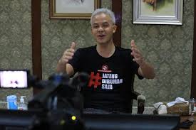 Ini yang coba kami lakukan dengan lebih persuasif, kata ganjar dalam keterangan tertulis yang diterima kompas.com, kamis (4/2/2021). Ganjar Tegaskan Aksi Jateng Di Rumah Saja Bukan Lockdown Dan Tidak Memiliki Sanksi
