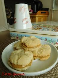 Mouchous 3 Petits Gourmets Dessert Petit Macaron Sucre Semoule