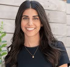 Ashleigh Braun's Instagram, Twitter & Facebook