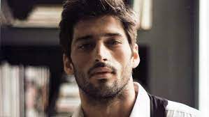 Η ναταλία γερμανού απάντησε και για τον θάνο καλλίρη και την ατάκα της για το κερατάκι: Ale3hs Pappas Aytos Einai O Logos Ths Ypar3hs Moy Fay S Book