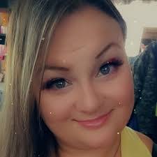 Mindy Paulson's Instagram, Twitter & Facebook