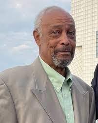 Deric Rogers's Instagram, Twitter & Facebook