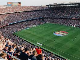 '125 euro betalen om je spits uit te kunnen fluiten'. De Mooiste Voetbalstadions Van Europa Voetbalreizen In Europa