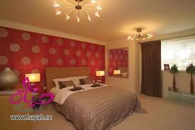 غرف نوم عنابي وبيج