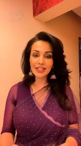 Desi Flora exudes confidence as this girl exposes her body