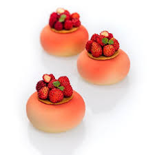 748 Mentions J Aime 25 Commentaires Pierre Chirac Pierre Chirac Sur Instagram Le Cheesecake Rhubarbe Fraise Des Bois Lascenetheleme Photo Bestteam
