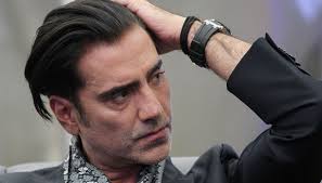 The son of one of mexico's best artists, vicente fernandez and maria del refugio abarca. Singer Alejandro Fernandez Urged Mexicans To Be More Creative Against Trump Al Dia News