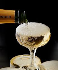 What Is The Difference Between Vintage And Non Vintage Champagne And When Should You Reach For One Or Vintage Champagne Vintage Champagne Glasses Vintage Wine