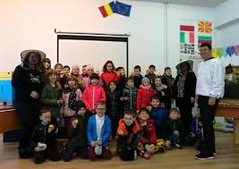 Maybe you would like to learn more about one of these? Stupul ÈcoalÄ La Ècoala GimnazialÄ Alexandru Cel Bun BacÄu DeÈteptarea Ziarul BacÄului
