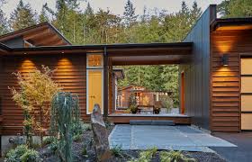 While lindal cedar homes are undeniably beautiful to behold, their business model appears to have been borrowed from a used car lot, mattress store or cheap pawn shop. Akw5f3b7h5 Im