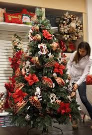 Maybe you would like to learn more about one of these? Pasos Para Decorar El Arbolito De Navidad Diseno La Revista El Universo