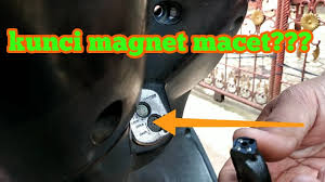 Cara membuka kunci stang motor pcx. Cara Mengatasi Kunci Magnet Sepeda Motor Yang Rusak Youtube