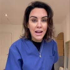 Deborah Wignall's Instagram, Twitter & Facebook