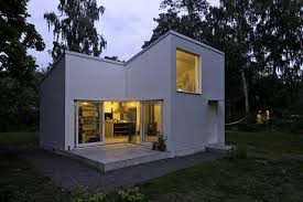 Tema yang banyak dipilih dan menjadi trend saat ini adalah rumah yang dekat dengan gaya hidup alami seiring dengan semakin maraknya perubahan gaya hidup masyarakat modern menjadi. 10 Desain Rumah Minimalis Kecil Cantik