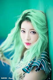 Rena With Green Hair Kpop Pristinv Pristin Kangyebin Kpopfemalehair
