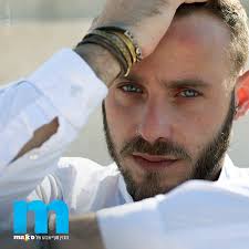 לחשוב על מעיין מגדלת ילד עם גבר אחר זה מוות מוחי בשבילי": רגע אחרי הפרידה  ממעיין אדם, הסופר אסיף אלקיים מדבר 💔 > bit.ly/2rCtD1M #מגזין_סוף_השבוע  צילום: עופר חן