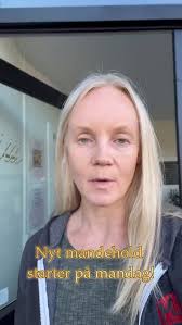 Der er ledige pladser på holdet mandag kl. 17.45-19.00🍀 Meld dig til og  mød dygtige Signe, der underviser i yoga hos os i #hjortekær