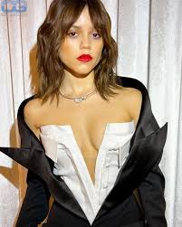 Jenna Ortega nackt, Nacktbilder, Playboy, Nacktfotos, Fakes, Oben Ohne