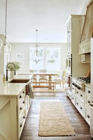 Charming Rustic Farmhouse Style Kitchen Shaker Ii Maple Alabaster Cabinets Oil Rustic Farmhouse Style Kitchen Kitchen Cabinets Decor Farmhouse Style Kitchen