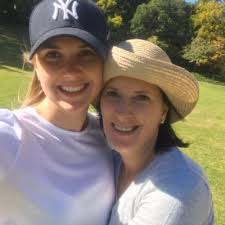 Karen Knibbs (@Knibbs01)