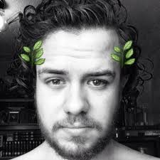 Ruth Laing (@LaingRuth)