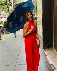 She stands at a height of 5 ft 7 in tall. Hoda Kotb Height Weight One Of America S Most Famous Faces On Tv