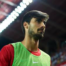 André Gomes has a chance to make his mark in Iniesta's absence -- but needs  to step up