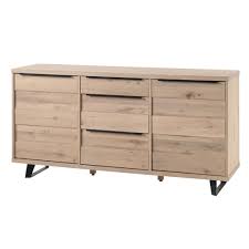 Pour un espace repas moderne et chaleureux, on accompagne ce buffet de la. Un Bahut En Bois Massif Au Style Moderne Et Lumineux