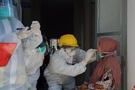 Masyarakat Diminta Laporkan Faskes Yang Tarif Tes Swab Melebihi Rp 900 000
