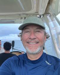 Darrell Miklos's Instagram, Twitter & Facebook