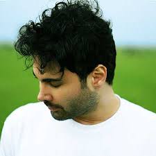 دانلود آهنگ مسعود کیانی چیه نسبت چشمات با این شب تیره