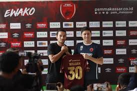 Han spiller hovedsageligt som angriber for psm makassar i liga 1. Darije Kalezic Jadi Alasan Ezra Walian Mantap Gabung Ke Psm Vivagoal Com
