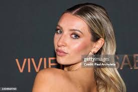 Alyssa Paul's Instagram, Twitter & Facebook