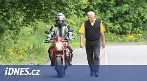 Tak to vypadá, že se nám to fakt nakonec podaří, řekl jsem 4. Autoskoly Konci S Vyukou Jizdy Na Motorkach Stala Se Pro Ne Rizikem Idnes Cz