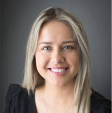 Lindsay Osborne's Instagram, Twitter & Facebook