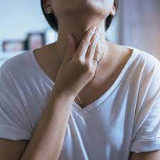 Wie kann man halsschmerzen behandeln? Einseitige Halsschmerzen Was Steckt Dahinter Brigitte De