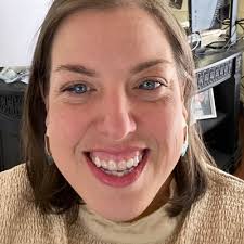 Anna Burton (@AnnaBur16069432)